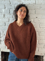 SURI V-NECK - RUSSET